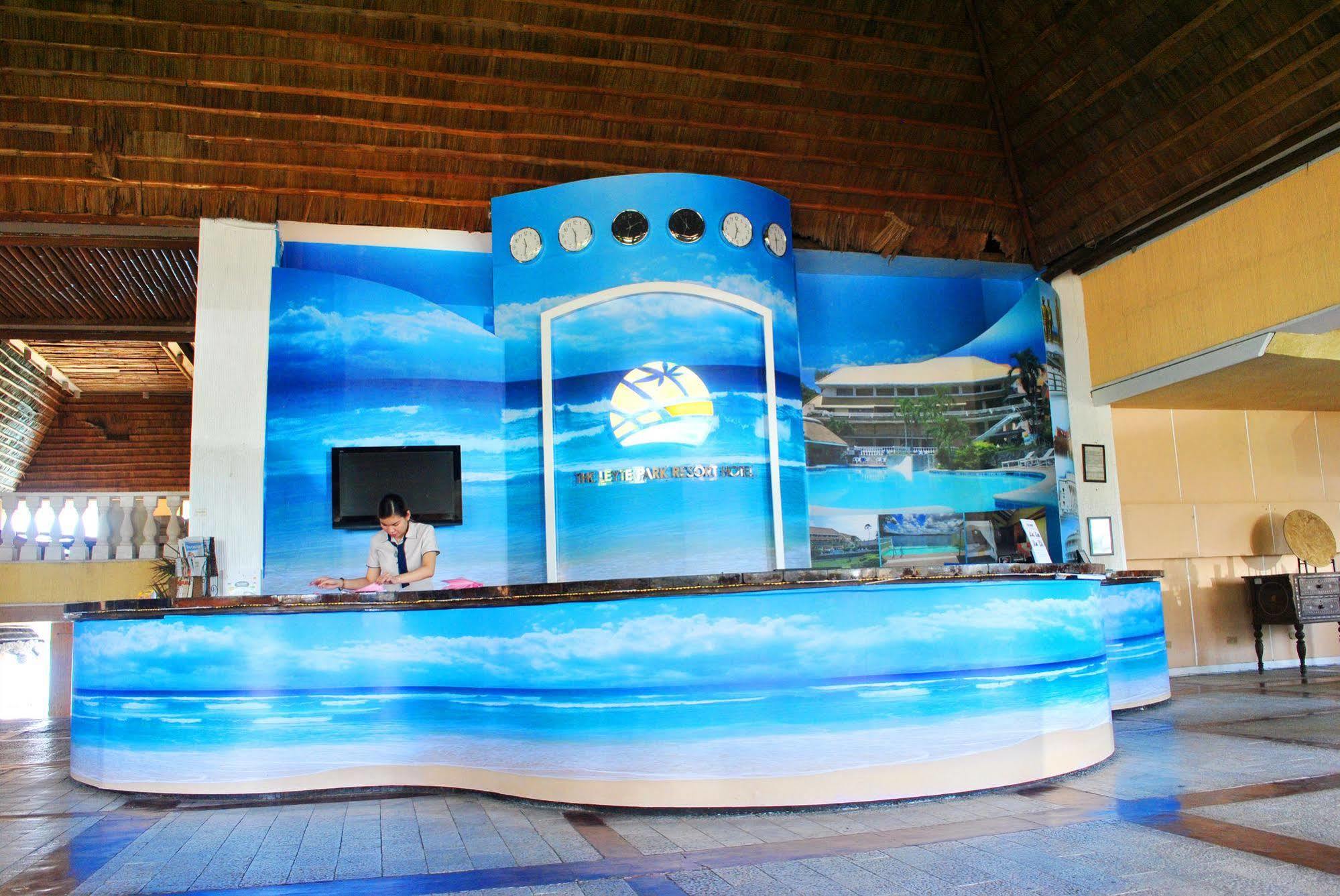 Leyte Park Resort Hotel ตาโคลบัน ภายนอก รูปภาพ